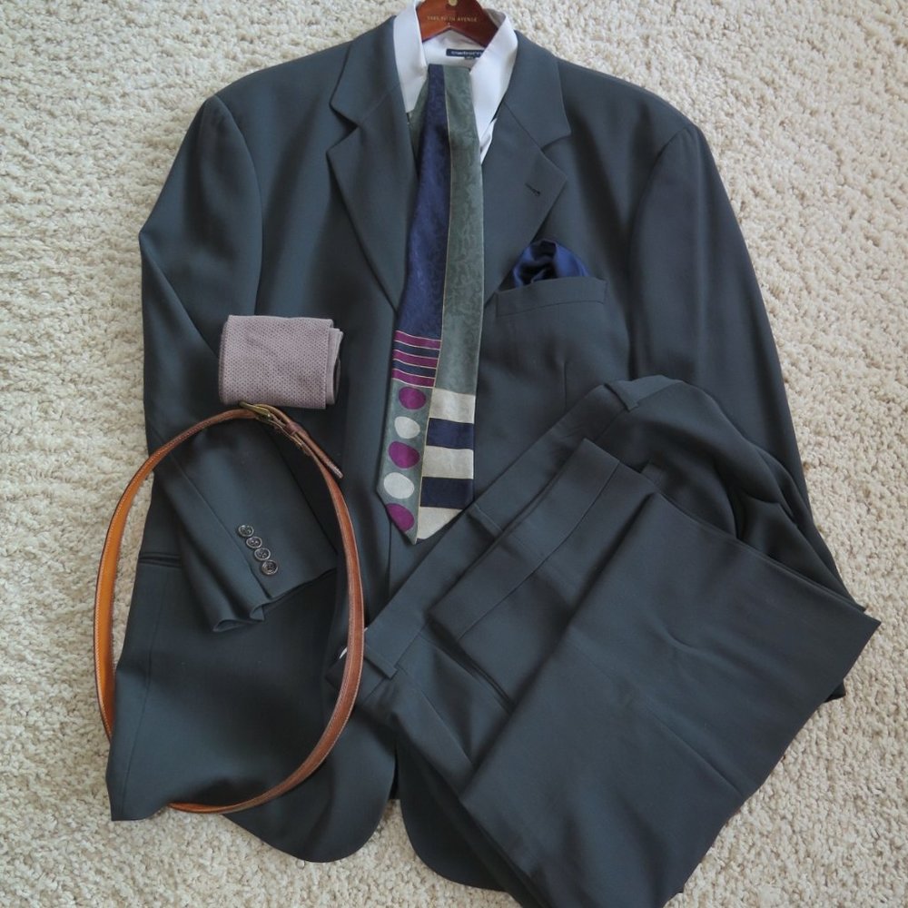 Hugo Boss Single Breasted Dark Olive 46R Full ensemble Men’s Suit SC12